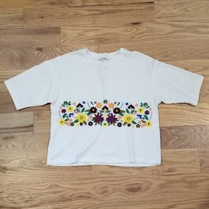 Flower embroidered tee shirt crop top forever21